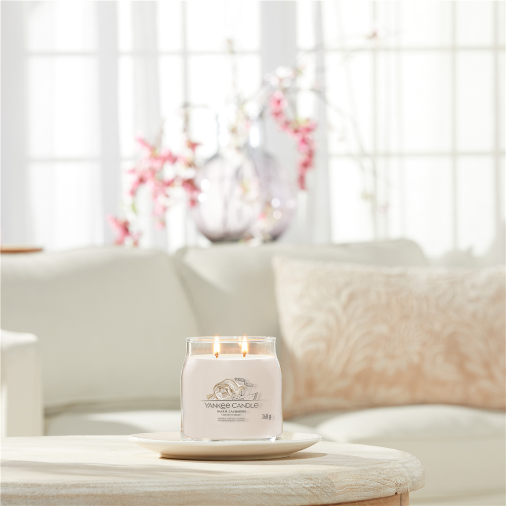 Warm Cashmere Signature Medium Jar – Image 3