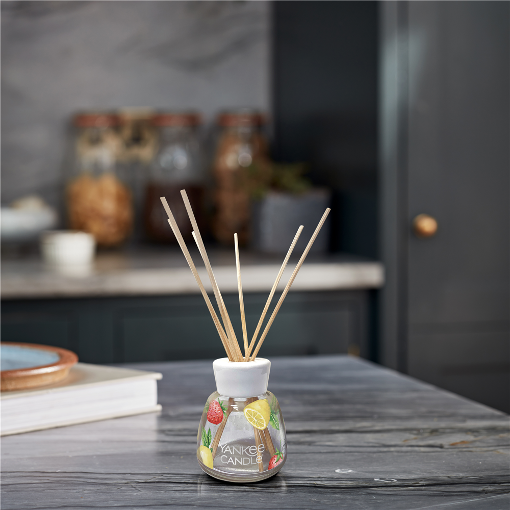Iced Berry Lemonade Signature Reed Diffuser 100ml – Image 3